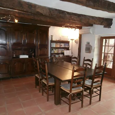 לינה וארוחת בוקר Domaine La Poujade *
